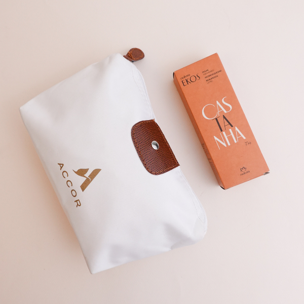 NECESSAIRE BEAUTY CMK + CREMA DE MANOS NATURA - Imagen 2