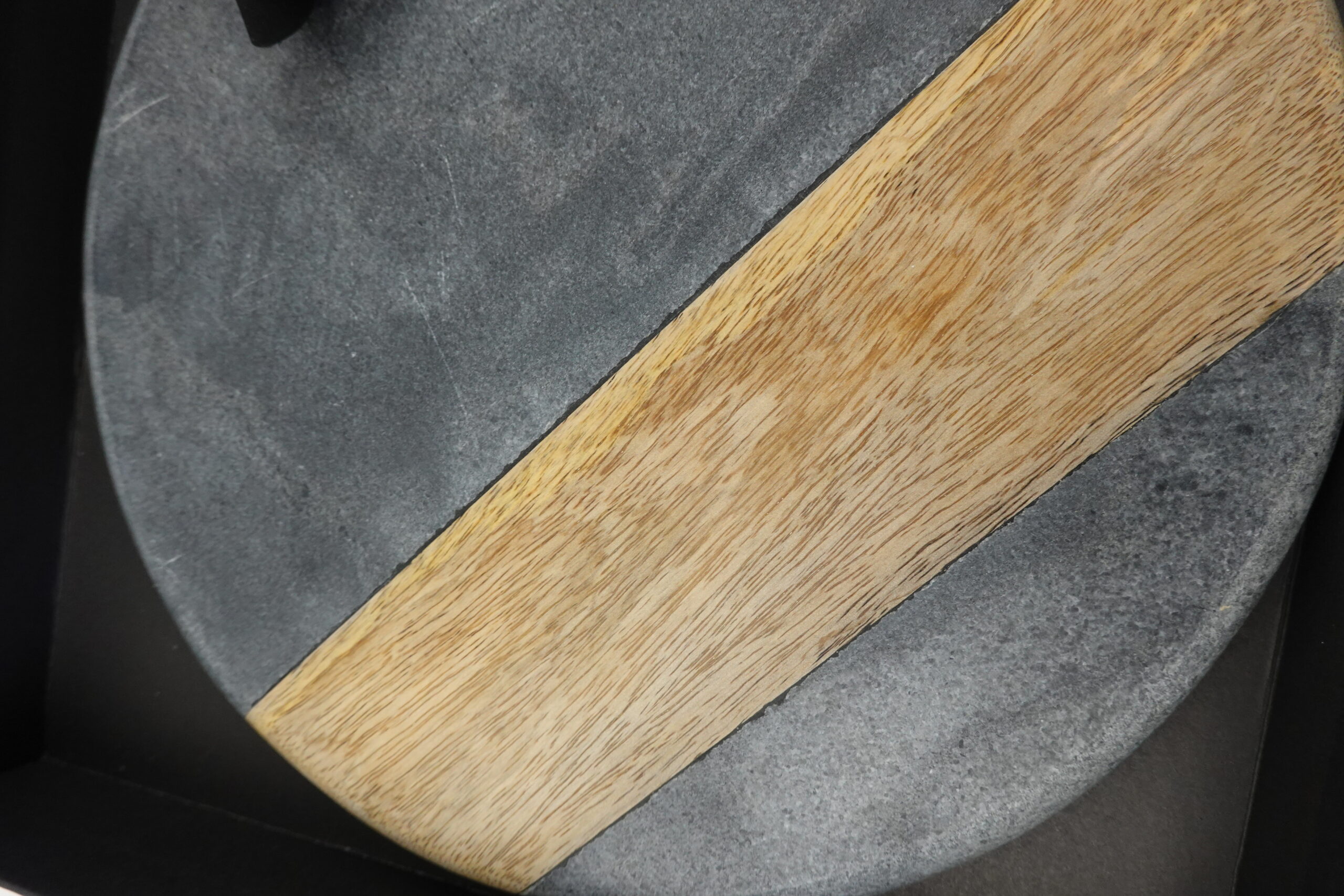 CAJA TABLA MARMOL CIRCULAR MADERA NEGRA - Imagen 5